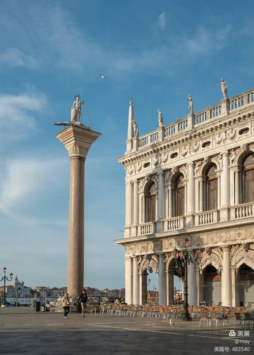威尼斯圣马可广场天空（威尼斯圣马可广场的入口处,高高地矗立着一根石柱）